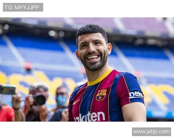 足球明星退役仪式盛况回顾与球迷情感交融的难忘时刻